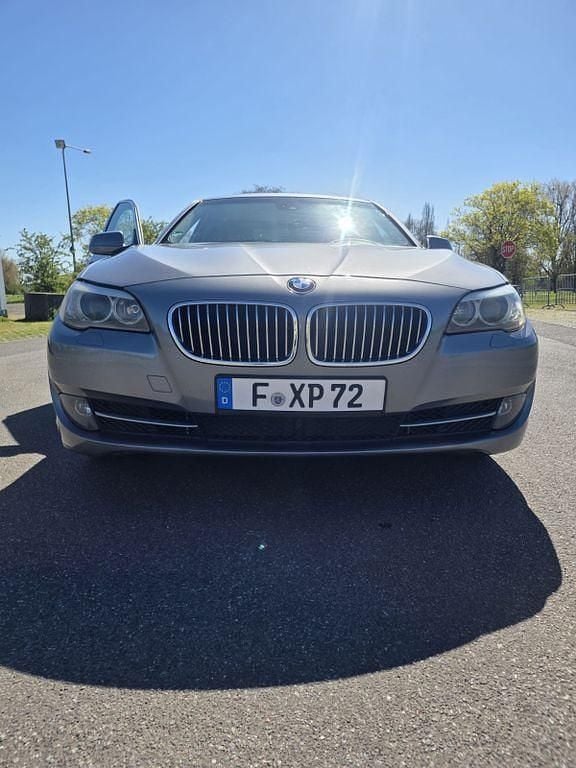 Gebraucht BMW 523 204 PS (150 kW) 2011 Grau Limousine