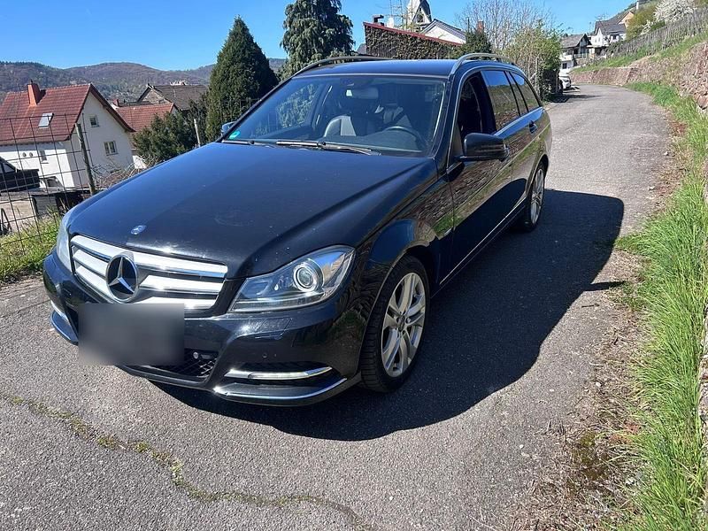 Gebraucht Mercedes C220 170 PS (125 kW) 2011 Schwarz Kombi