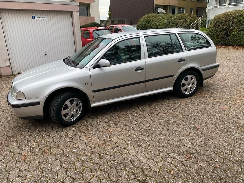 Grau Gebraucht 1999 VW Golf III Kombi | 500 € (Superpreis) - Bild 1/4