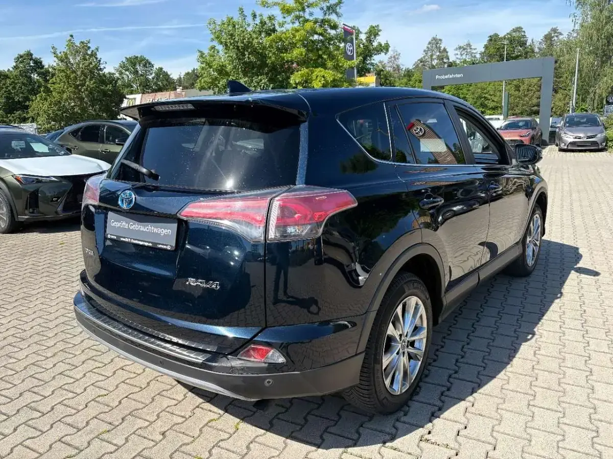 Gebraucht Toyota RAV4 Hybrid Executive 197 PS (144 kW) 2016 Nachtblau mica metallic SUV