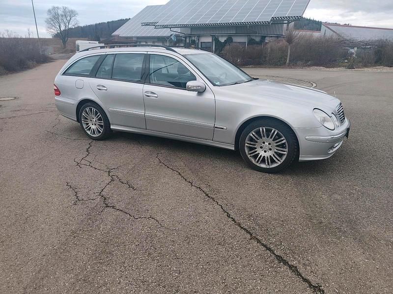 Gebraucht Mercedes E500 Avantgarde 306 PS (225 kW) 2005 Silber Kombi