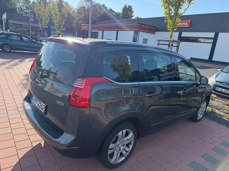 Gebraucht Peugeot 5008 120 PS (88 kW) 2016 Grau Van / Kleinbus