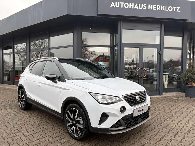 Gebraucht Seat Arona FR 110 PS (80 kW) 2022 Nevadaweiss(m)/dach:schwarzm SUV