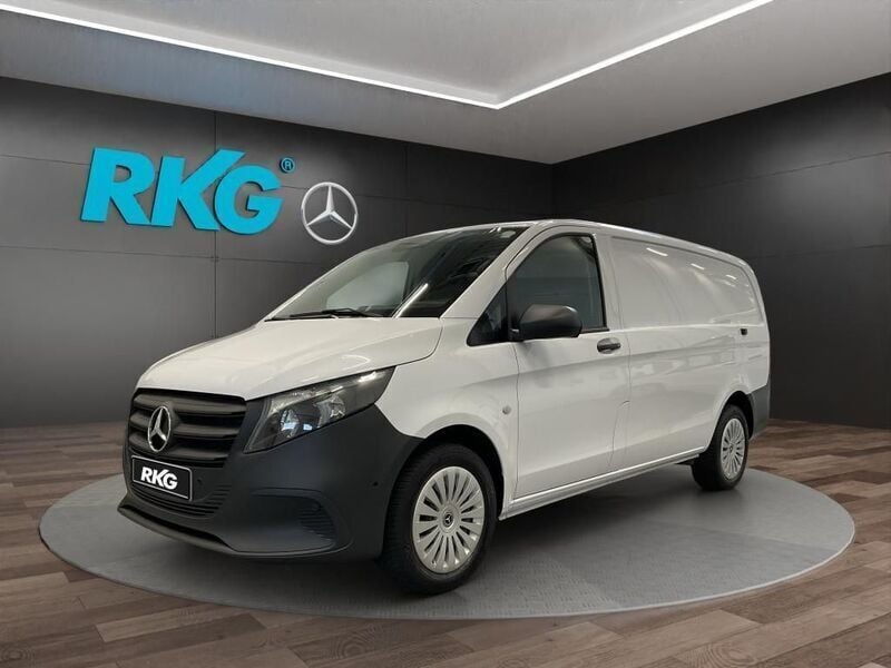 Weiß Gebraucht 2024 Mercedes Vito Van / Kleinbus | 34.260 € (Fairer Preis) - Bild 1/4
