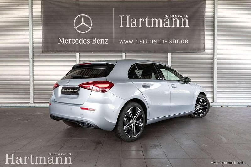 Gebraucht Mercedes A180 Advanced 136 PS (100 kW) 2024 Hightechsilber Kleinwagen