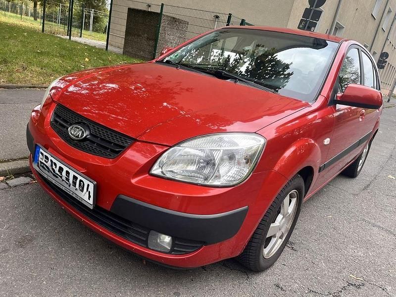 Rot Gebraucht 2006 Kia Rio EX Limousine | 1.000 € (Guter Preis) - Bild 1/4