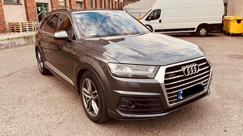 Grau Gebraucht 2015 Audi Q7 S-Line SUV | 22.990 € (Fairer Preis) - Bild 1/4