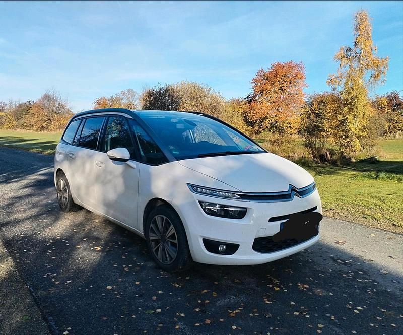 Weiß Gebraucht 2016 Citroën Grand C4 Picasso Van / Kleinbus | 10.900 € (Etwas zu teuer) - Bild 1/4