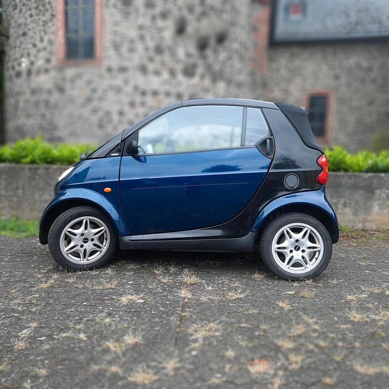 Blau Gebraucht 2005 Smart ForTwo Cabrio Cabrio | 2.999 € - Bild 1/4