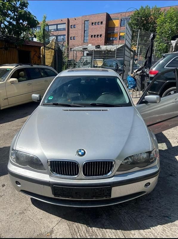 Grau Gebraucht 2006 BMW 316 Kombi | 1.500 € - Bild 1/4