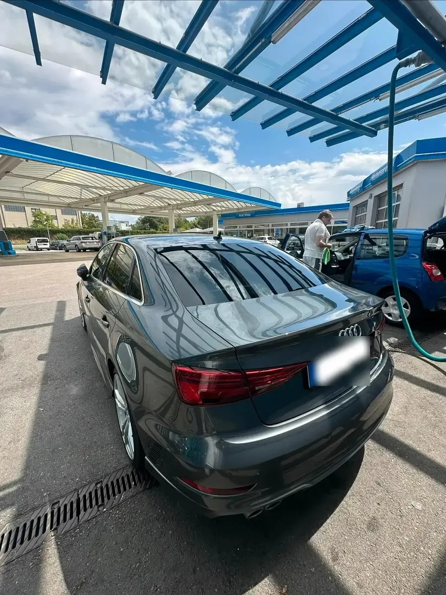 Gebraucht Audi A3 Ambiente 150 PS (110 kW) 2020 Grau Limousine