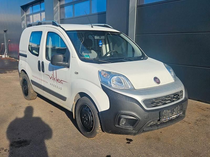 Weiß Gebraucht 2012 Fiat Qubo Active Van / Kleinbus | 9.450 € - Bild 1/4