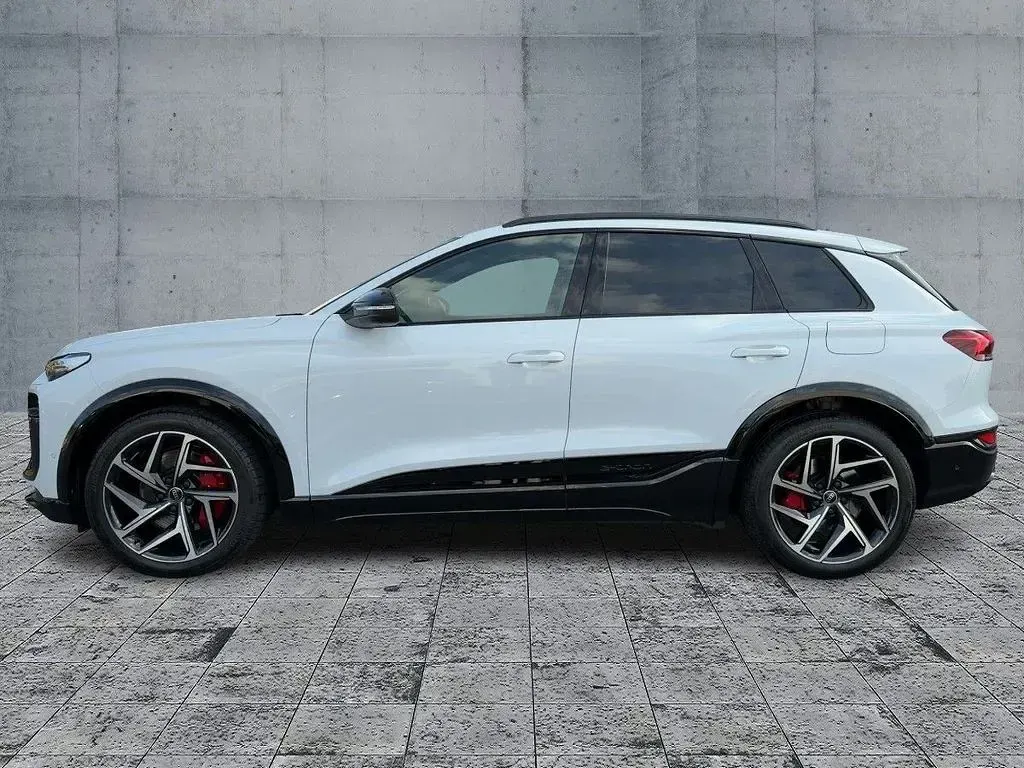 Gebraucht Audi SQ6 e-tron Ambiente 359 kW (489 PS) 2025 Gletscherweiß metallic SUV
