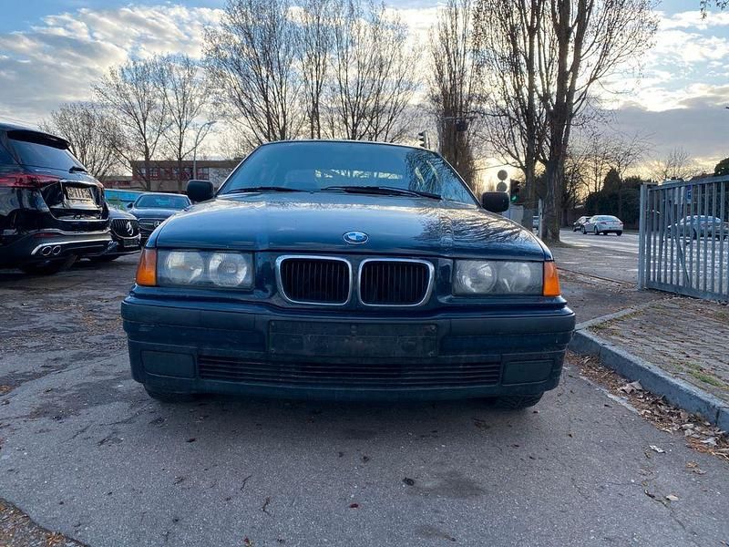 Second-hand BMW 320 Performance 150 CP (110 kW) 1996 Albastru Berlinǎ