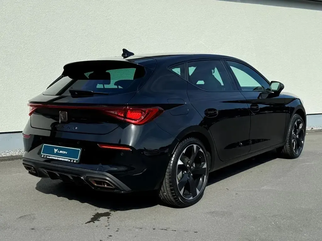 Gebraucht Cupra Leon 204 PS (150 kW) 2024 Midnight schwarz Limousine