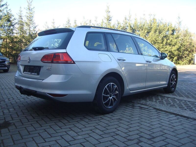 Gebraucht VW Golf VII Trendline 86 PS (63 kW) 2016 Reflexsilber metallic Kombi