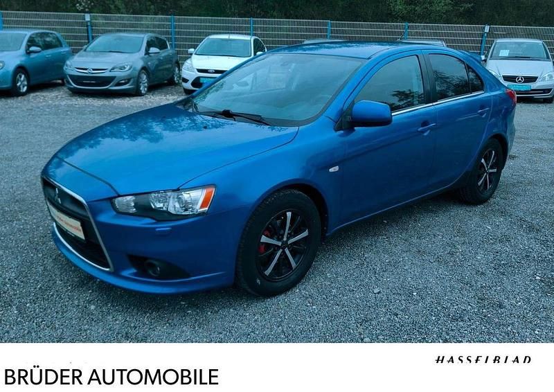 Gebraucht Mitsubishi Lancer Sportback 117 PS (86 kW) 2011 Blau Limousine