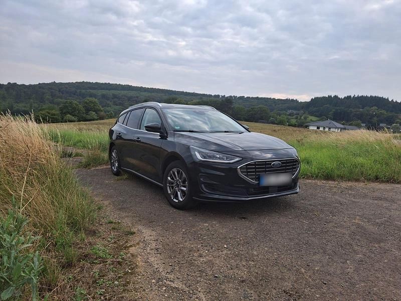 Używany Ford Focus Active 125 KM (91 kW) 2024 Czarny Kombi