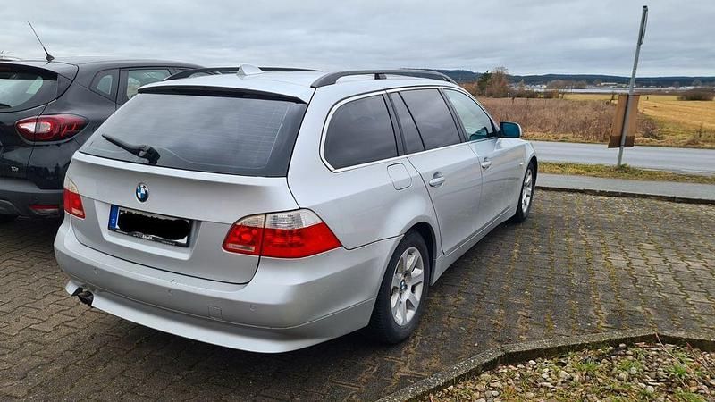 Gebraucht BMW 523 177 PS (130 kW) 2006 Silber Kombi
