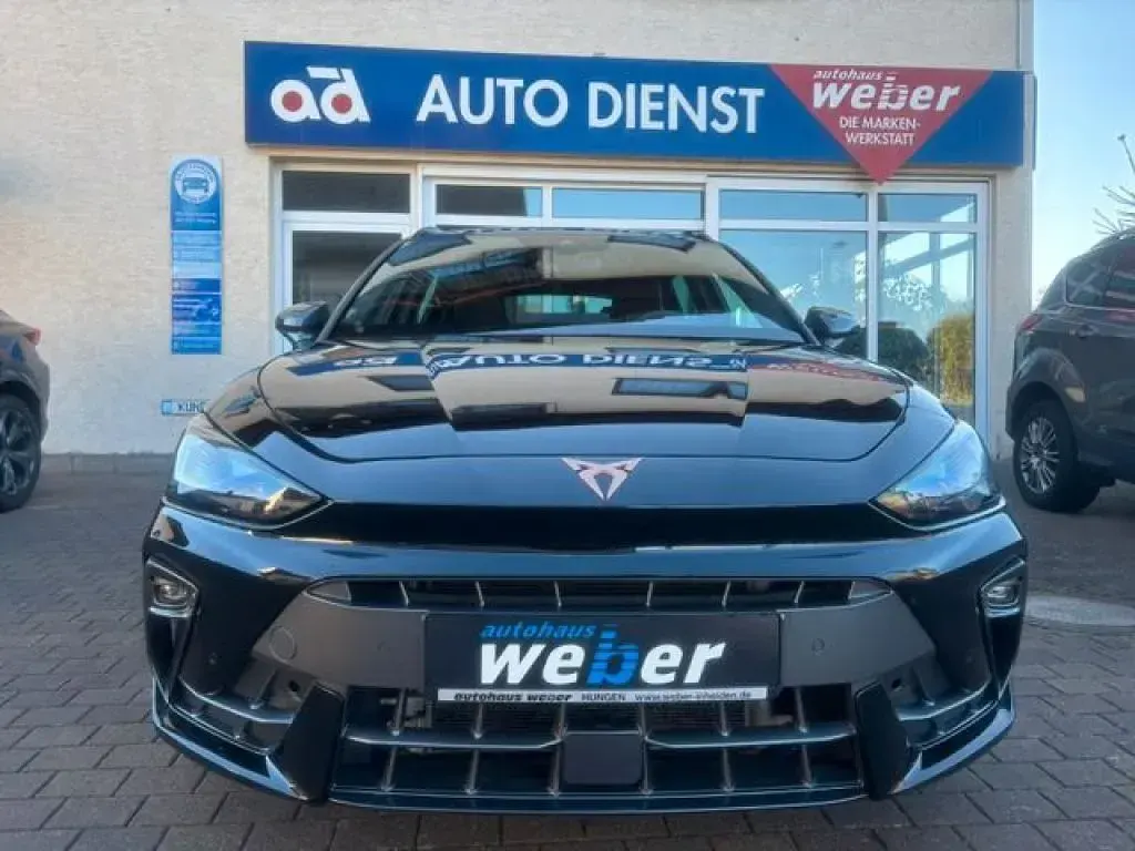Second-hand Cupra Leon 150 CP (110 kW) 2024 Negru Break