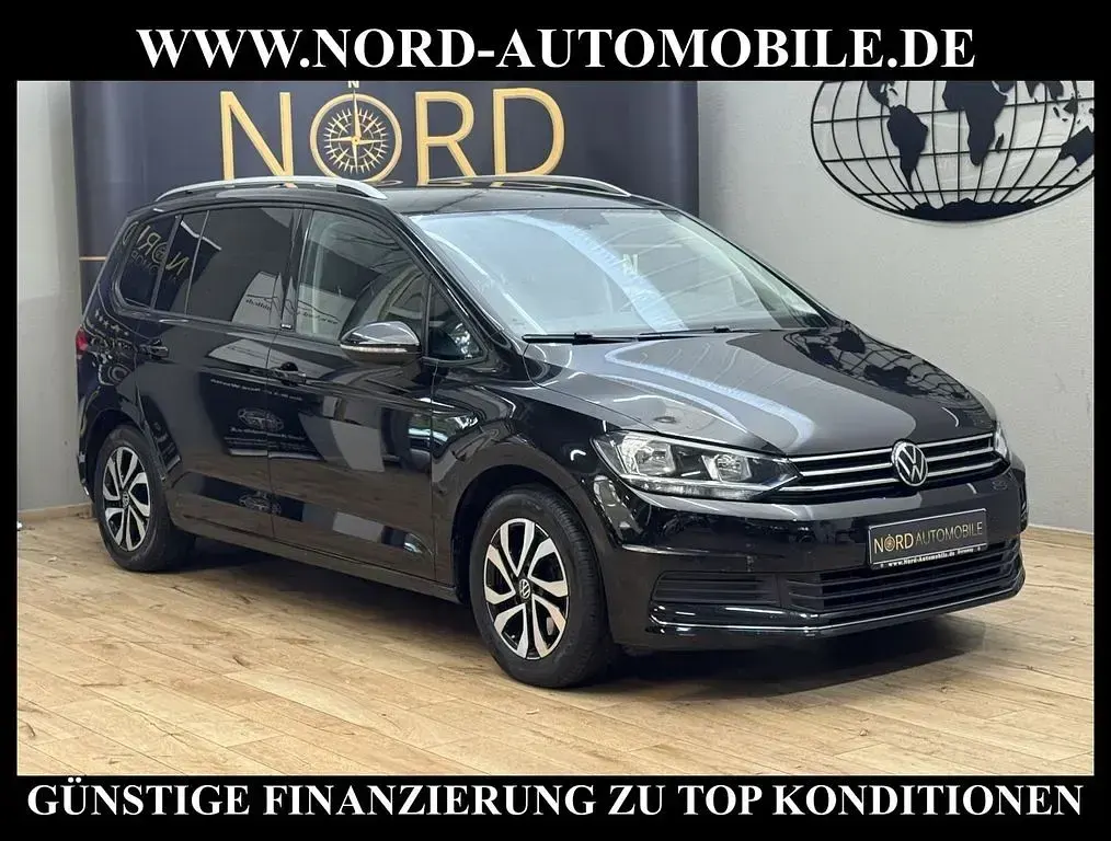 Używany VW Touran Active 150 KM (110 kW) 2021 Czarny Minivan