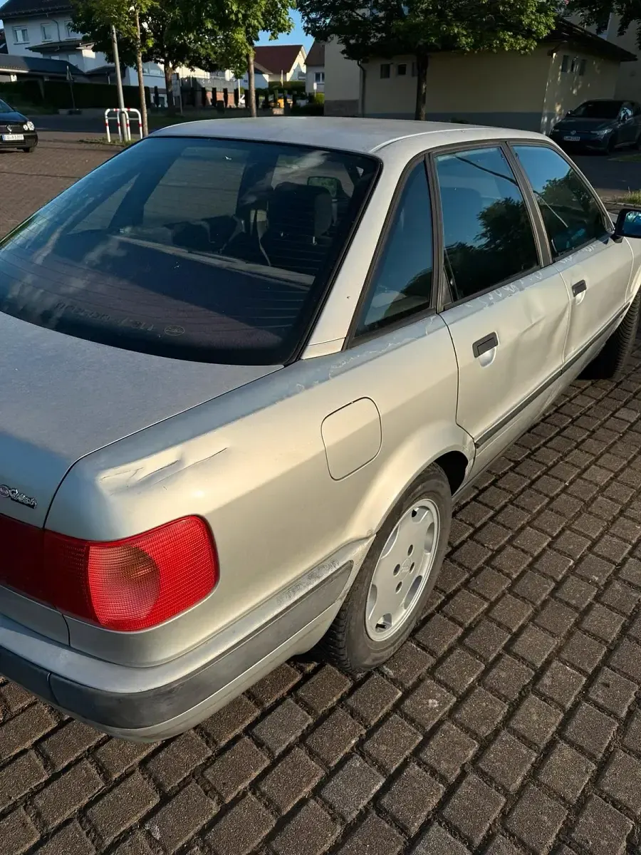 Gebraucht Audi 80 90 PS (66 kW) 1991 Silber Limousine
