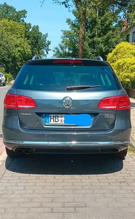 Gebraucht VW Passat Highline 140 PS (102 kW) 2012 Grau Kombi