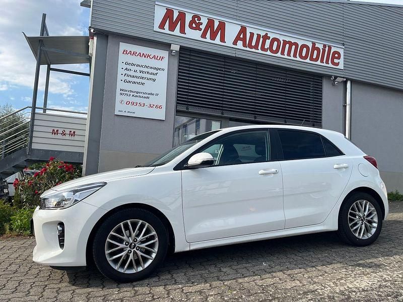 Weiß Gebraucht 2017 Kia Rio DREAM-TEAM Edition Limousine | 8.300 € (Fairer Preis) - Bild 1/4