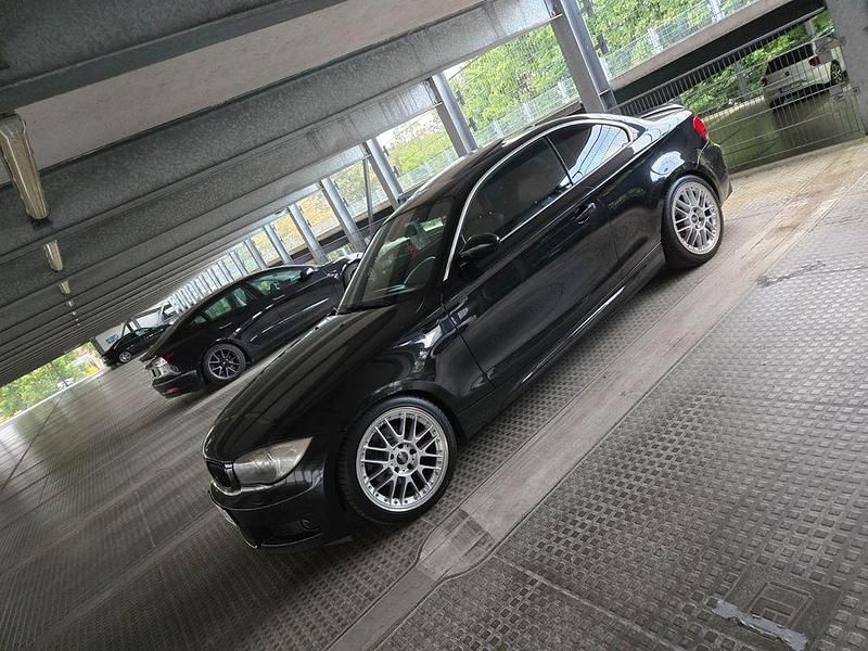 Schwarz Gebraucht 2009 BMW 125 Performance Kleinwagen | 11.000 € (Fairer Preis) - Bild 1/4