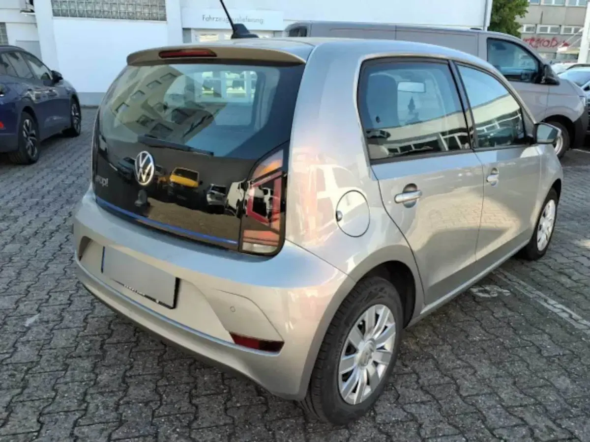 Gebraucht VW e-up! 61 kW (83 PS) 2021 Tungsten silver metallic (metallic) Kleinwagen