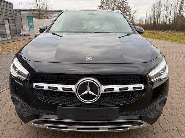 Gebraucht Mercedes GLA200 Business 163 PS (119 kW) 2020 Schwarz SUV