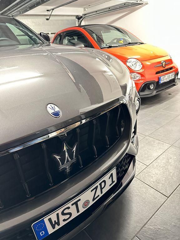 Gebraucht Maserati Levante 430 PS (316 kW) 2024 Grau SUV