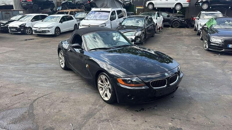 Schwarz Gebraucht 2003 BMW Z4 Sport Line Cabrio | 6.499 € (Superpreis) - Bild 1/4