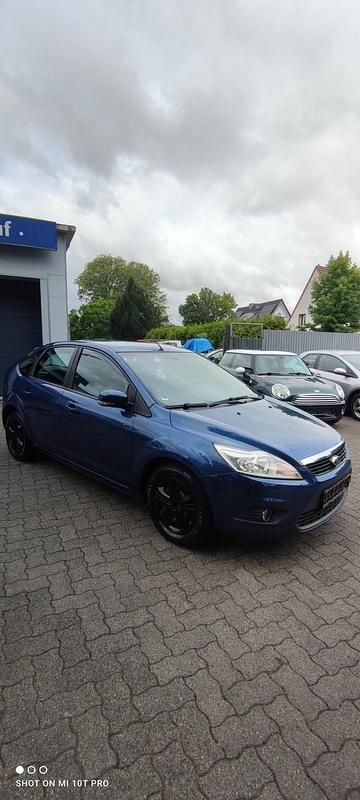 Gebraucht Ford Focus 100 PS (73 kW) 2008 Blau Kleinwagen