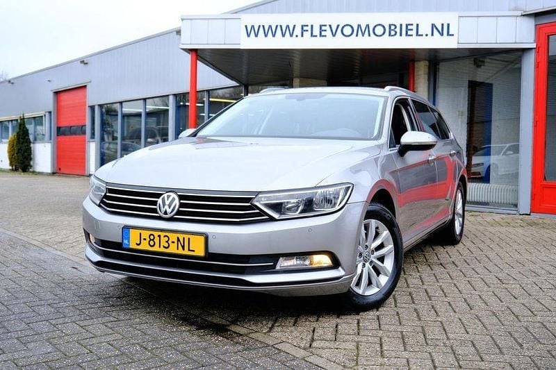 Gebraucht VW Passat 120 PS (88 kW) 2016 Grau Kombi