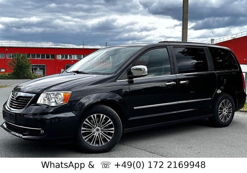 Schwarz Gebraucht 2015 Lancia Voyager S Van / Kleinbus | 12.600 € (Superpreis) - Bild 1/4