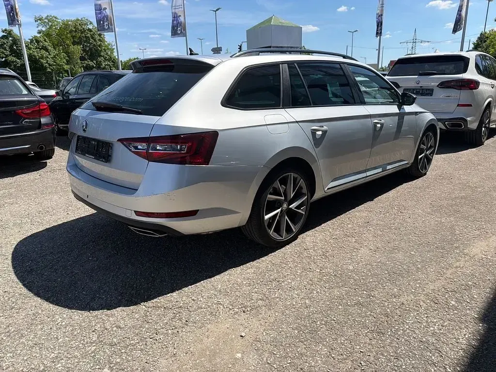 Gebraucht Skoda Superb SportLine 272 PS (200 kW) 2018 Silber Kombi