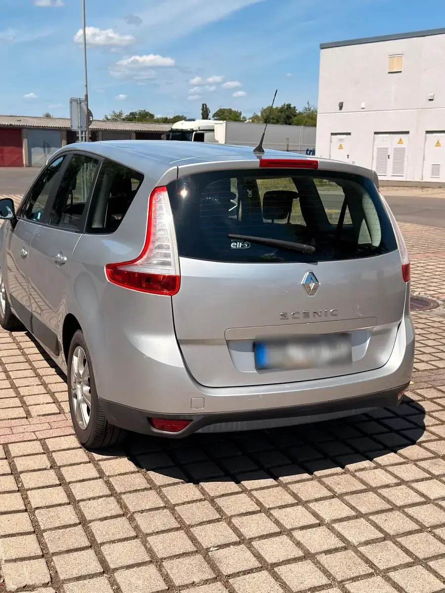 Gebraucht Renault Grand Scénic II 113 PS (83 kW) 2009 Silber Van / Kleinbus