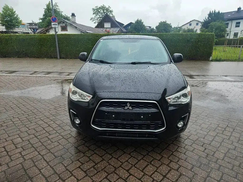 Gebraucht Mitsubishi ASX Invite 150 PS (110 kW) 2013 Schwarz SUV