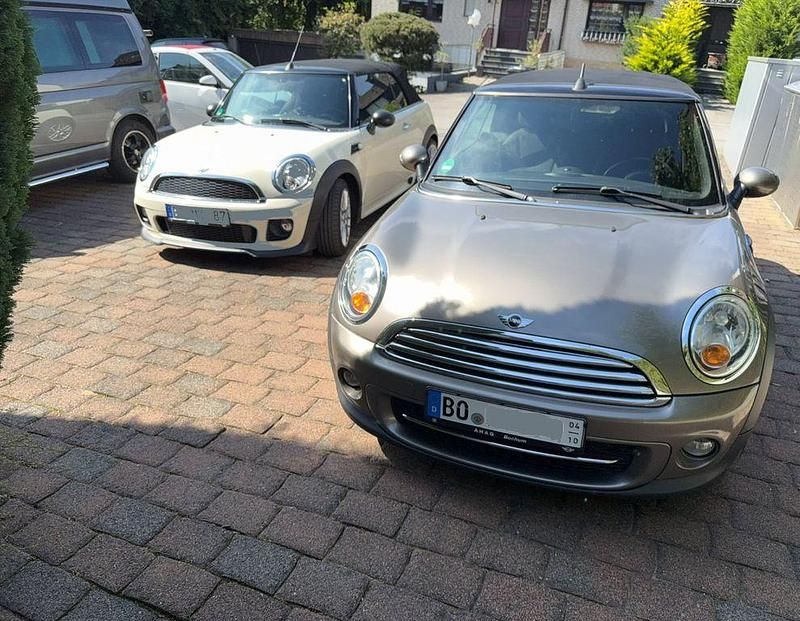 Grau Gebraucht 2011 Mini Cooper D Kleinwagen | 8.950 € (Teuer) - Bild 1/4