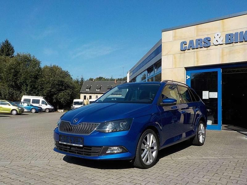 Raceblau Gebraucht 2015 Skoda Fabia Style Kleinwagen | 9.990 € (Etwas zu teuer) - Bild 1/4