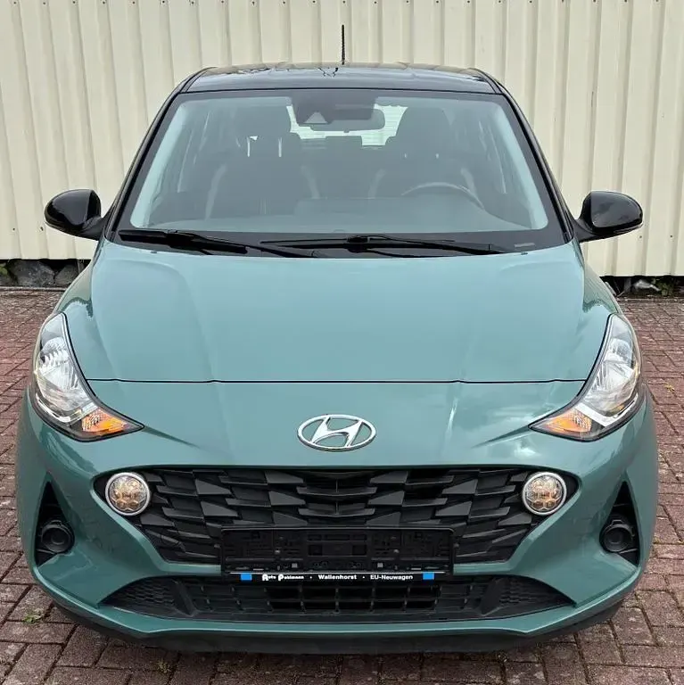 Gebraucht Hyundai i10 Trend 84 PS (61 kW) 2023 Grün Kleinwagen