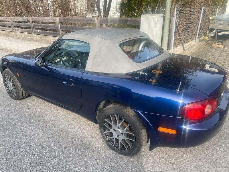 Gebraucht Mazda MX5 110 PS (80 kW) 2003 Blau Cabrio