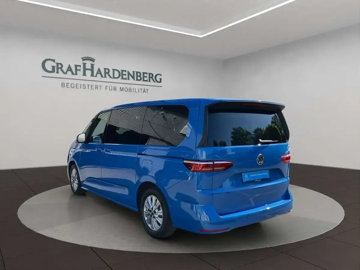Gebraucht VW Multivan Life 150 PS (110 kW) 2025 Blau Van / Kleinbus