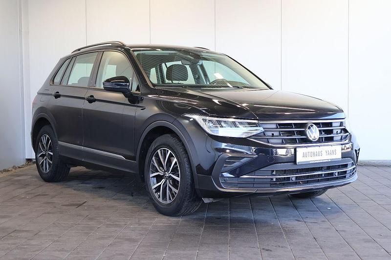Gebraucht VW Tiguan Life 150 PS (110 kW) 2022 Schwarz SUV