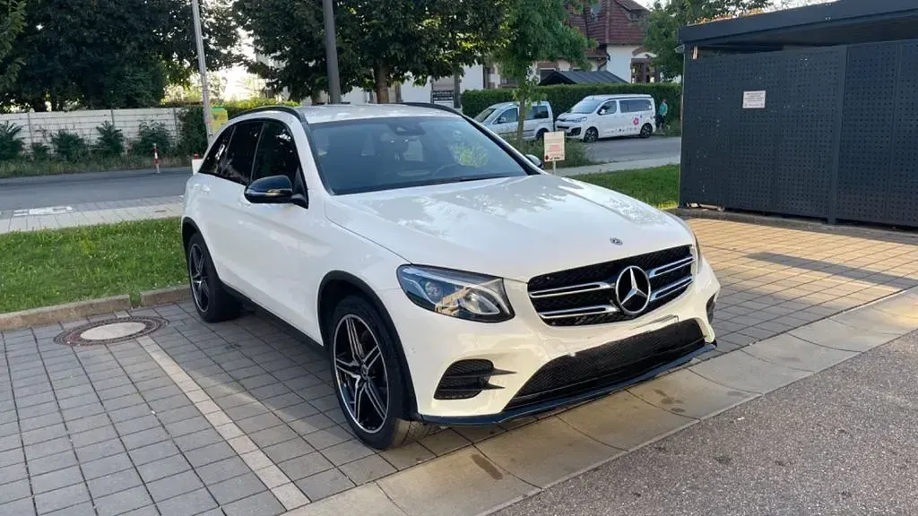 Gebraucht Mercedes GLC300 AMG line 245 PS (180 kW) 2017 Weiß SUV
