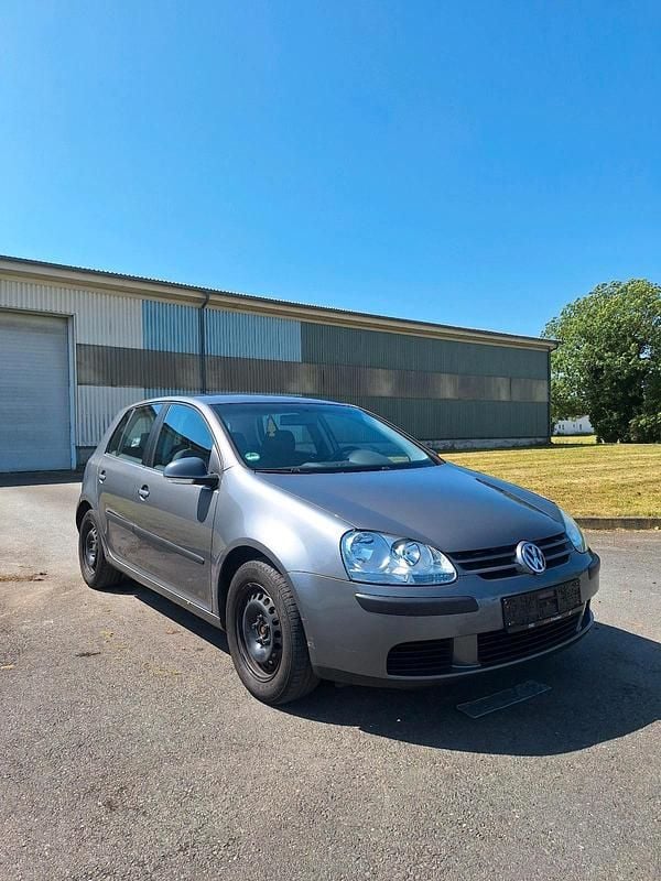 Grau Gebraucht 2004 VW Golf V Kleinwagen | 1.400 € (Superpreis) - Bild 1/4