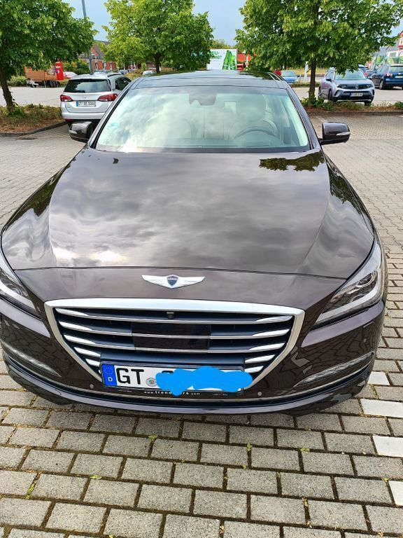 Braun Gebraucht 2015 Hyundai Genesis Basis Limousine | 19.000 € (Fairer Preis) - Bild 1/4