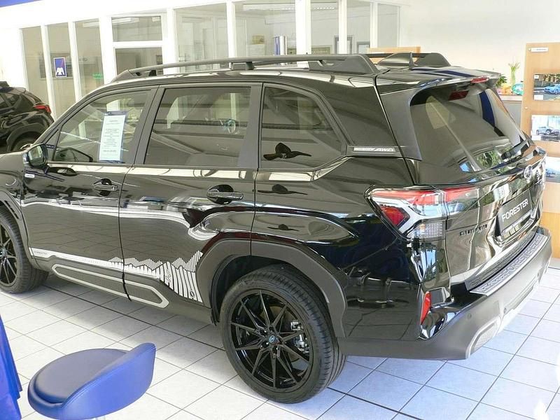 Neu Subaru Forester Exclusive+ 136 PS (100 kW) 2025 Schwarz SUV