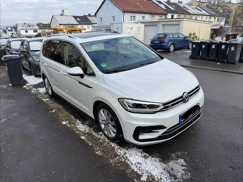 Gebraucht VW Touran Highline 150 PS (110 kW) 2019 Weiß Van / Kleinbus